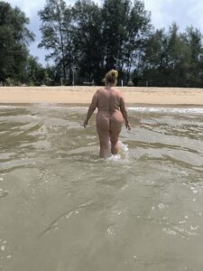 Nackt in Thailand